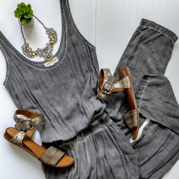 cloth & stone Pants - Cloth & Stone Grey Chambray Sleeveless Jumpsuit M